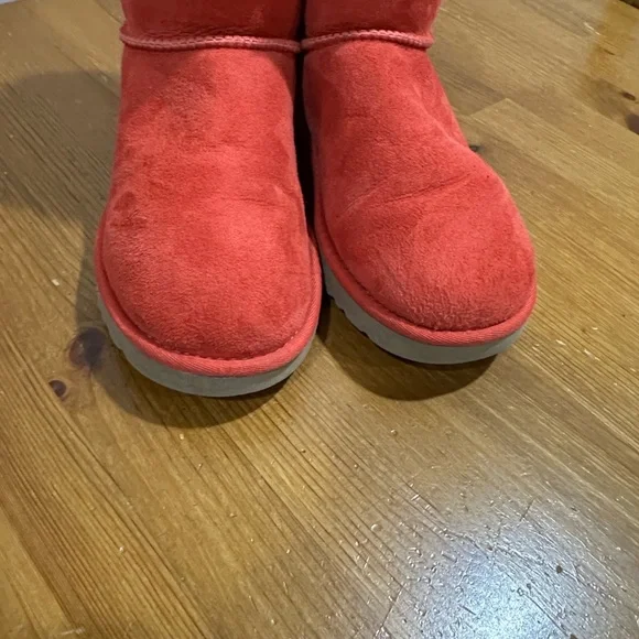 UGG Suede Mini Bailey Bow II Boots in Red - Picture 9 of 15